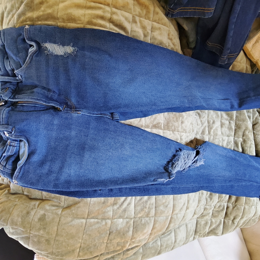 Good American Blue Ankle Cropped Jeans